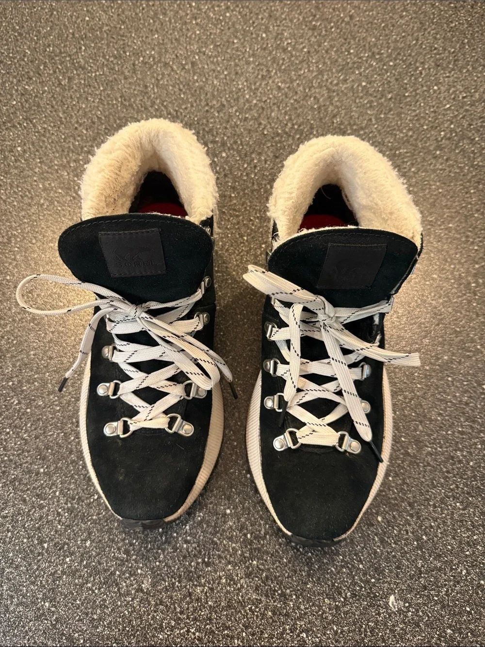 Women’s Sorel Black Suede Sherpa-Trim Lace-Up Boots - size 9.5